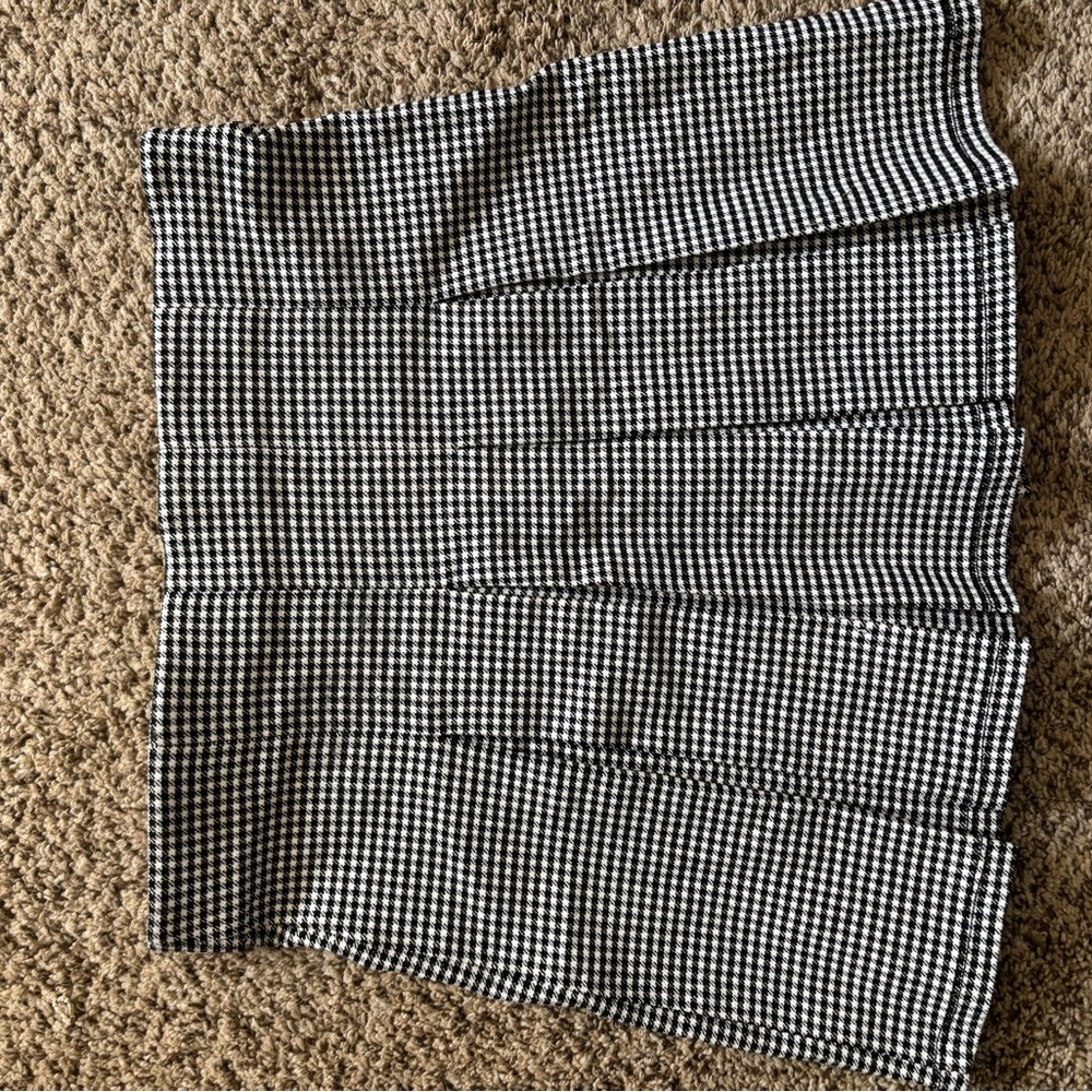 Shinestar Black and White Houndstooth Skirt
